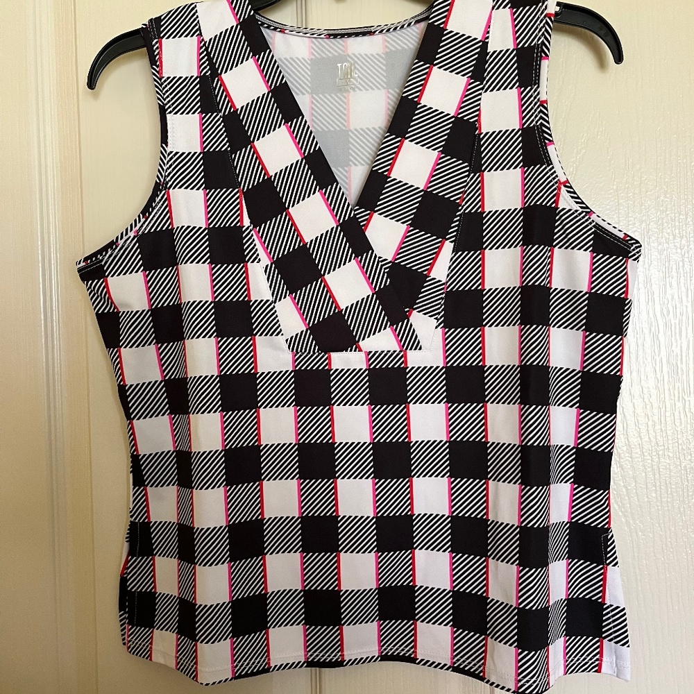 Tail V-Neck Crop Top Medium